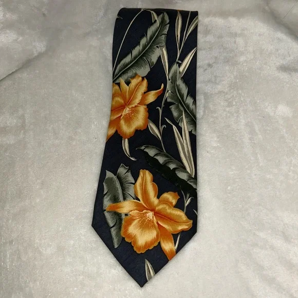 Tommy Bahama tropical floral pattern neck tie - Picture 3 of 8